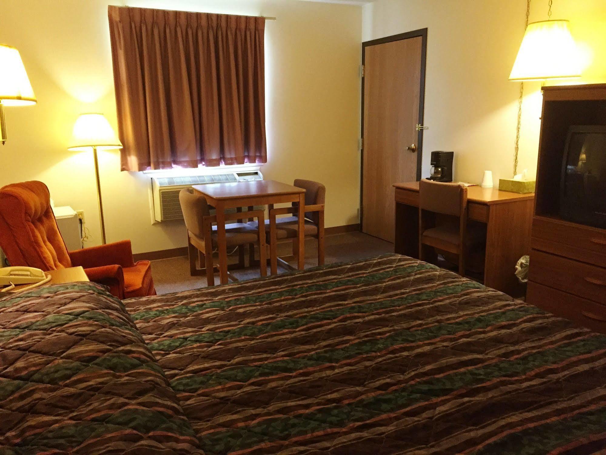 Coronado Motel & Rv Park Lindsborg Esterno foto